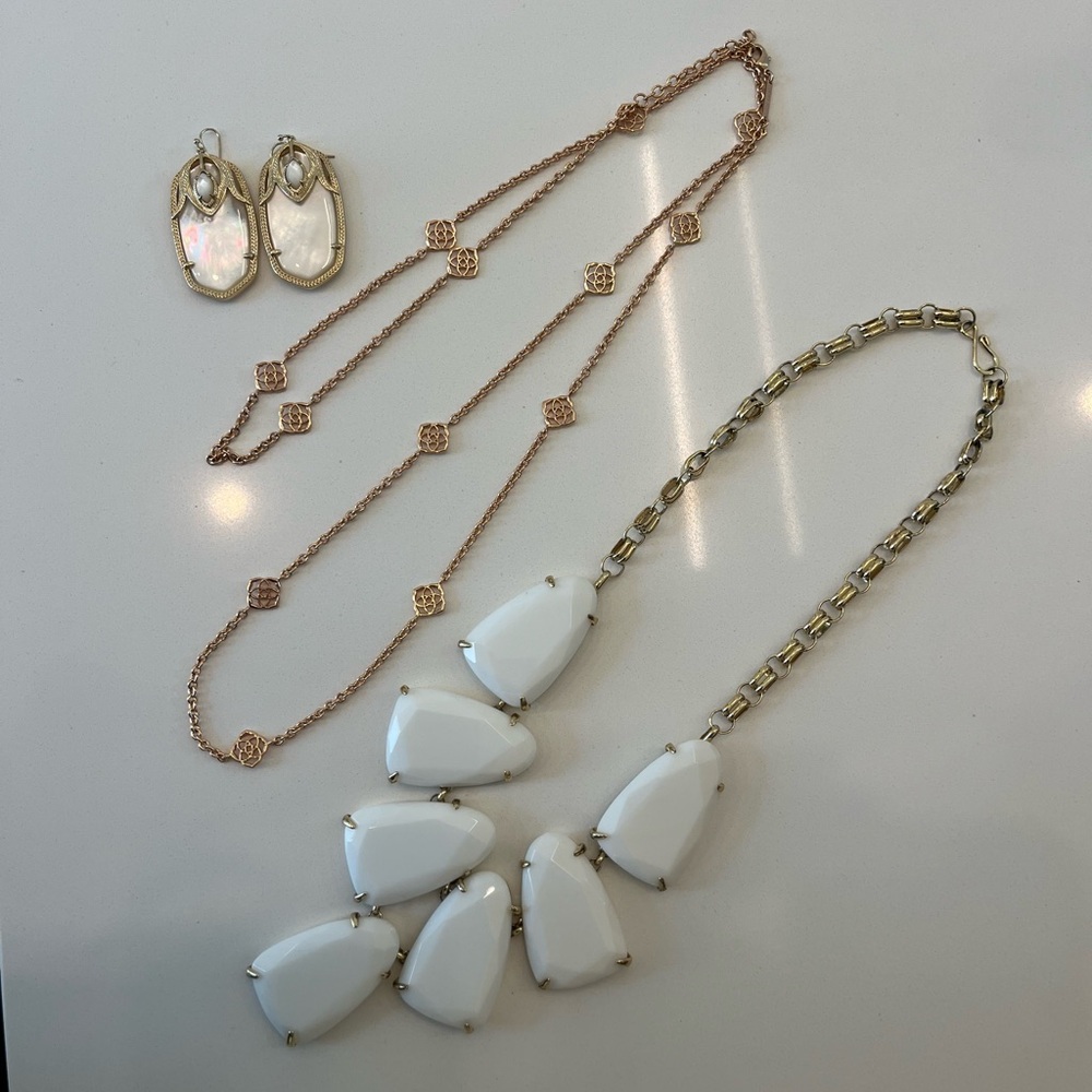 Elegant White and Gold Jewelry Set